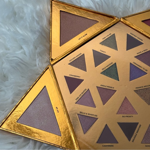 Too Faced Christmas Eye Shadow - Picture 4 of 8